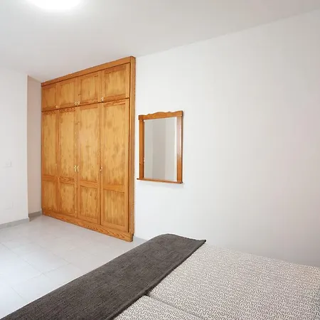 Onzispot 4 * La Santa